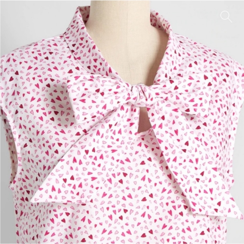 NWOT ModCloth Retrolicious So Full of Heart Tie-Neck Top Size XL